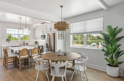 Cortez House | Beach Retreat! Paddleboards, Bikes, & Beach Gear!