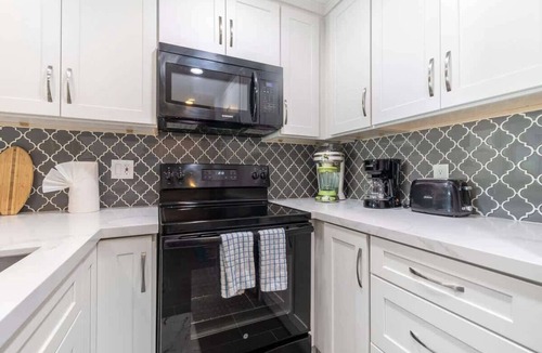 Townsite Apartment | Beachfront Bliss - Stylish Condo, Resort Amenities