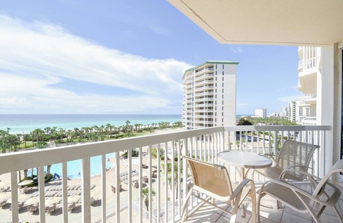 Destin Condo | Beachfront Condo with Views from Both Bedrooms. Includes Beach Service