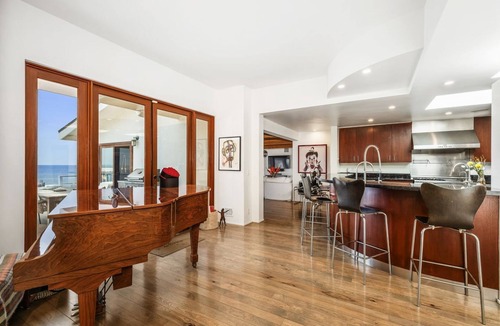 Eastern Malibu House | Beachfront- Malibu Pier, Surfrider Beach & Central
