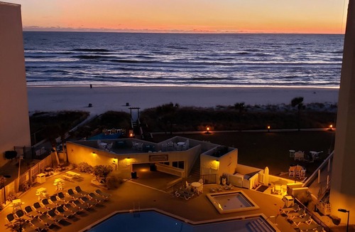 Panama City Beach Apartment | Beachfront Studio, Free Beach Service included with stay