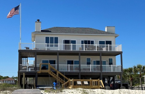 East End House | Beachfront, Pool, Spa, Pet Friendly, Elevator, Decks, fire pit, Games!