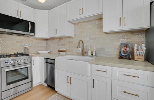 El Porto Apartment | Beachside 1BR Escape-King Bed +Full Kitchen