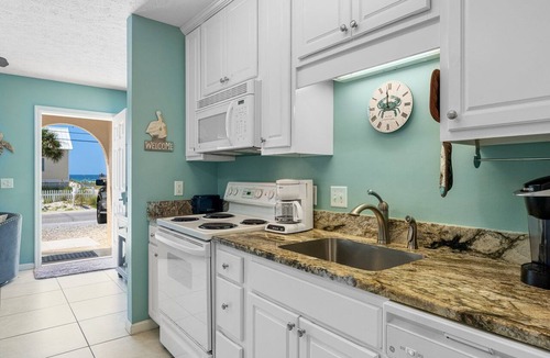 Biltmore Beach Condo | Beachside condo w/pool & daily attraction tickets