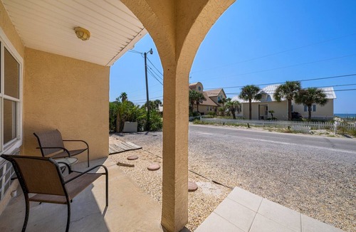 Biltmore Beach Condo | Beachside condo w/pool & daily attraction tickets