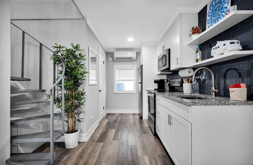Jacksonville Beach Condo | Beachside! Jacksonville Beach Condo-Close to Mayo Clinic