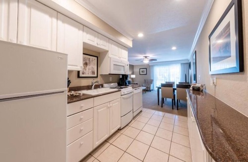 Carlsbad Village Hotel | Beachside Stay | 3 Units w/Balcony, Pool & Free Parking & Beach Access