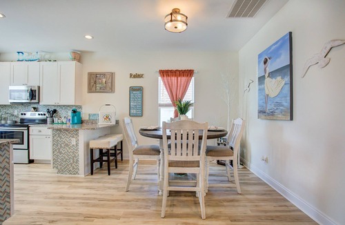 Gulf Lagoon Beach House | BEACHY DREAMS 4 MIN WALK TO BEACH