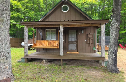 Shingleton Cabin | Bear Necessity Cabin Melstrand, MI