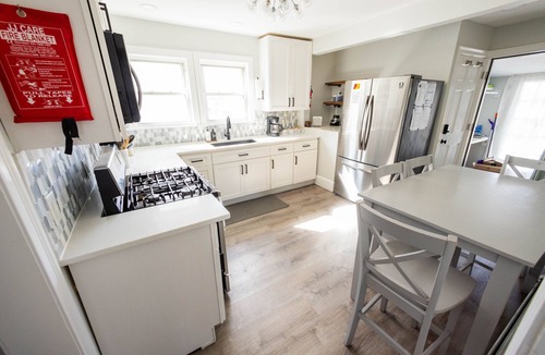 Boston Apartment | Beautiful 3BR+Office+Parking+Backyard near Boston-Cambridge.