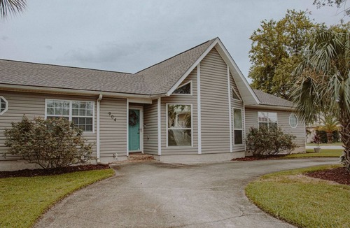 Gulf Breeze House | Beautiful 5bd/3ba in Gulf Breeze, Heated Private Pool & Pet Friendly!