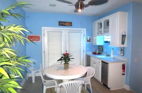 Villa Primera House | Beautiful 'Bella Blue' Heated Pool, Elevator & Best Location