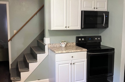 Greene House | Beautiful, dog-friendly 4-bedrm house in Greene with 2 king beds and water views
