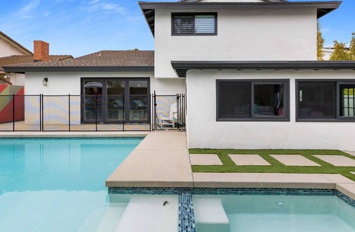 Del Rey House | Beautiful Family Home with Pool and Jacuzzi