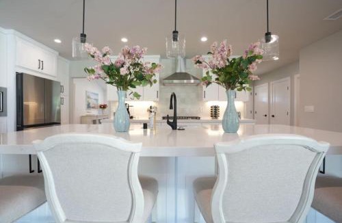 Orange House | Beautiful Home with 4 bedroom, 2 bathrooms-full amenities