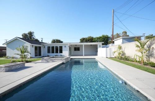 Orange House | Beautiful Home with 4 bedroom, 2 bathrooms-full amenities