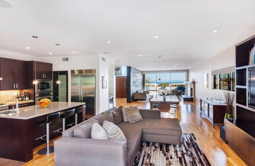 Malibu House | Beautiful Modern House in Malibu with Ocean View minutes walk to the beach