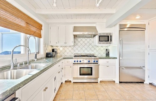 Capistrano Beach House | Beautiful oceanfront with deck & private road