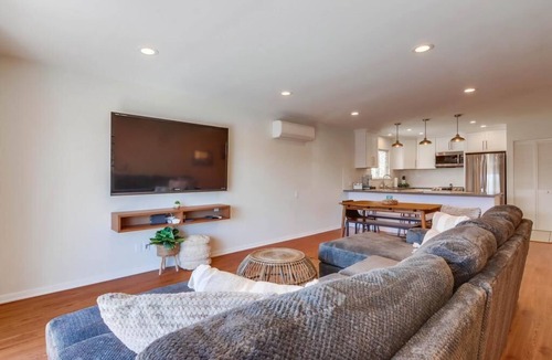 Ocean Beach Apartment | Beautiful Remodel & Spacious One Level