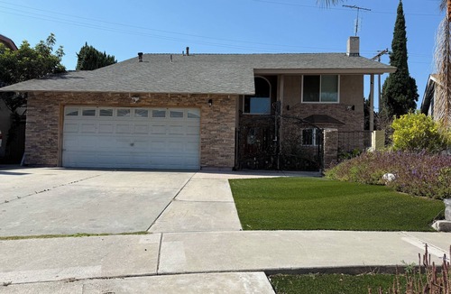 Santa Ana House | Beautiful Spacious VACATION HOME 4br3ba -Disneyland, Beaches, LIL Saigon