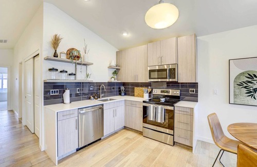 Downtown Boise Apartment | Beautiful Townhome - Steps to Downtown Boise!