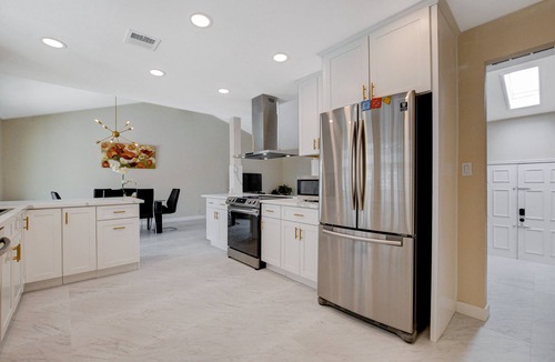 Las Vegas House | Beautifully remodeted 3bed 2 bath home 5 mins to Strip