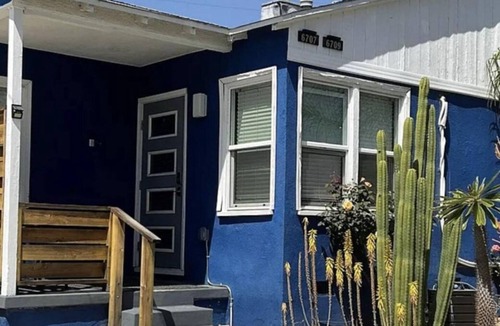 North Hollywood House | Become Simplicity in Charming Bungalow