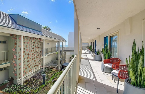Carlsbad Village Hotel | Best Place to Stay in Carlsbad! Beachfront Property with Outdoor Pool
