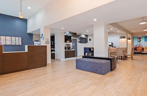 Barstow Hotel | Best Western Plus New Barstow Inn & Suites