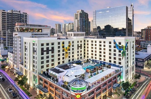 East Village Hotel | Better Choice for your Vacation! 2 Units! Rooftop Pool, Pets Allowed!