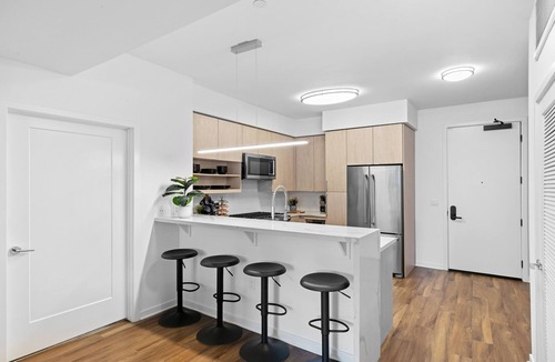 Mid City Apartment | Beverly Grove Chic City Oasis 2 BR Apt + Den