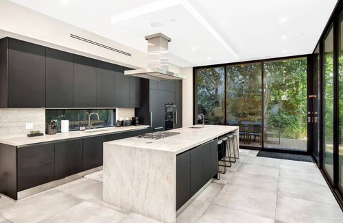 Beverly Grove House | Beverly Hills Modern Oasis