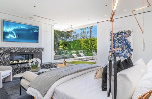 The Flats House | Beverly Hills Ultramodern Mansion
