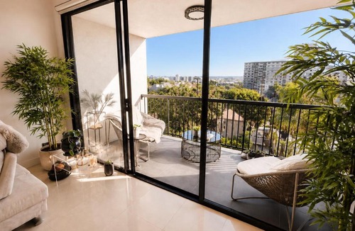 Norma Triangle Apartment | Beverly Hills & WeHo Luxury Great Views 2 Bedrooms 2 Bathrooms