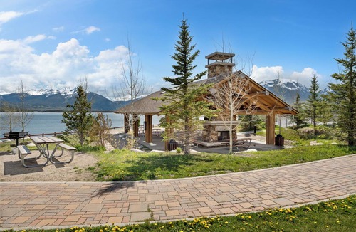 Silverthorne Apartment | Bf3203s2