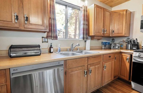 Big Bear Lake Cabin | Big Bear Cabin Escape W Deck BBQ Dogs Welcome