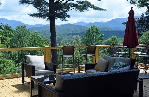 Choestoe Cabin | Big Pine - Mountain view, pet friendly, hot tub