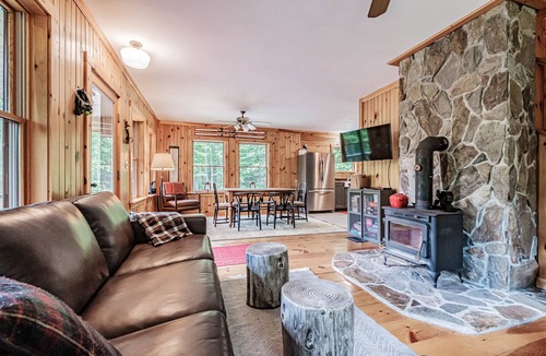 Hanover Cabin | Bigfoot Bungalow - Authentic cozy Bungalow