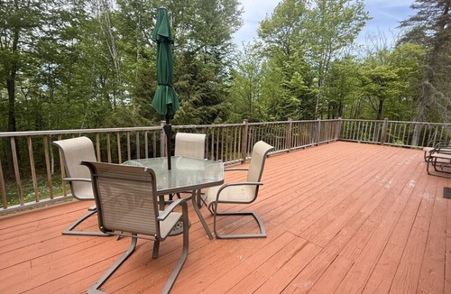 Greenville Junction Cabin | Black Bear Den*Lake Access*A/C*Washer/Dryer