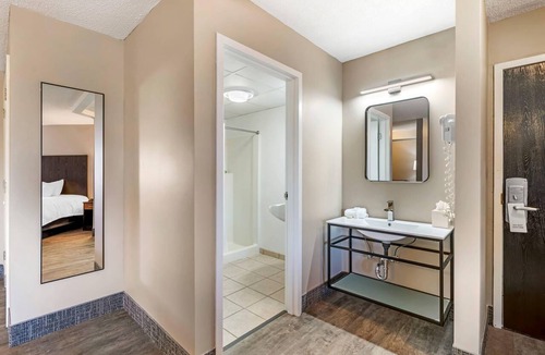 Orono Hotel | Black Bear Inn, an Ascend Collection Hotel
