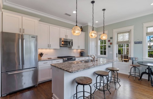 Lakeside at Blue Mountain Beach House | Blue Mountain Beach, walk to the beach, 6 seater golf cart, bikes, beach gear