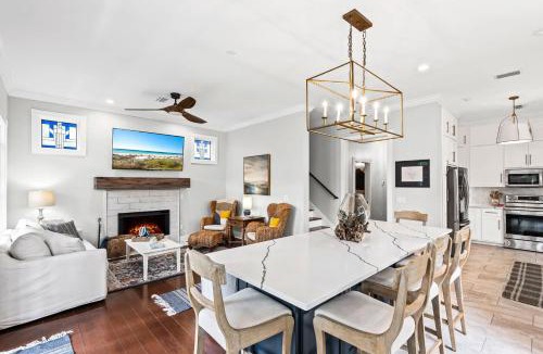 Lakeside at Blue Mountain Beach House | Blue Pearl Beach House - Walk to Beach Pools & More