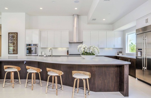 Historic Tennis Club House | Blue Skye Modern - Modern pool pad w/4 suites