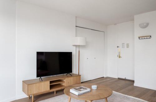 Union Square Apartment | Blueground Flatiron elevator gym nr park NYC-1173