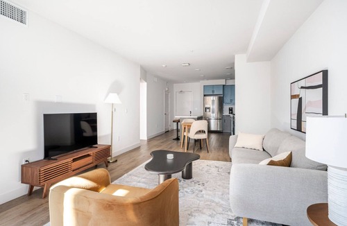 Hillcrest Apartment | Blueground | Hillcrest, pool, nr Balboa Park
