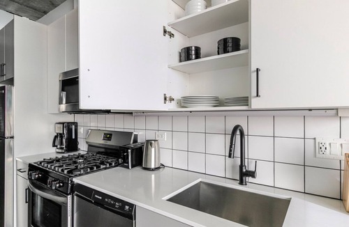 Near North Side Apartment | Blueground | Near North Side, rooftop, nr Chicago River