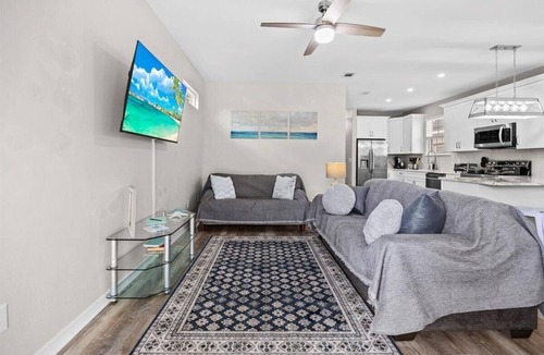 South Pensacola House | Bluey House + Downtown Pensacola + 20 Min to Beach