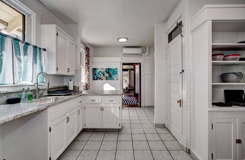 North End Apartment | Boise-Downtown-historical-unique Arthouse 5