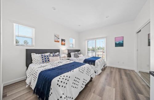 Rampart Village House | BRAND NEW house 4BR 4BA in Los Angeles with Parking)