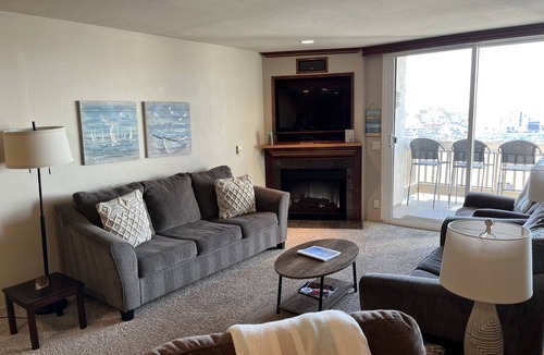 Townsite Condo | Breathtaking Ocean View Penthouse with Spacious Patio, E-305